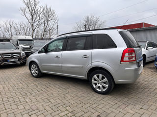 Opel Zafira foto 2