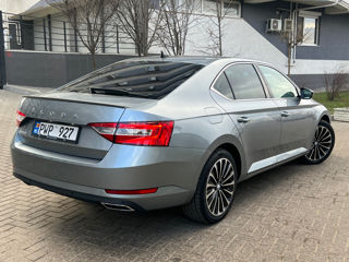 Skoda Superb foto 4