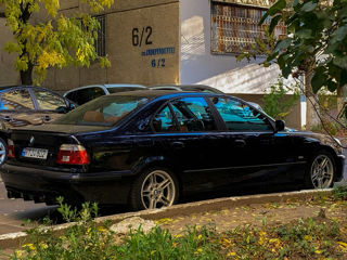 BMW 5 Series foto 1