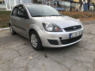 Ford Fiesta foto 5