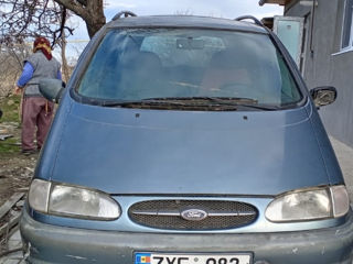 Ford Galaxy foto 2