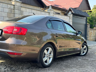 Volkswagen Jetta foto 4