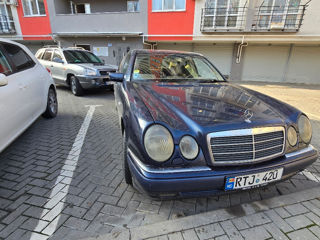 Mercedes E-Class foto 2