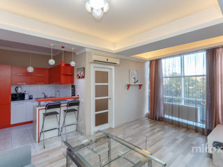 Apartament cu 3 camere, 70 m², Centru, Chișinău foto 1