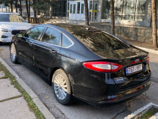 Ford Fusion foto 2