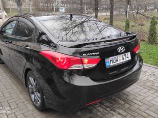 Hyundai Elantra foto 7