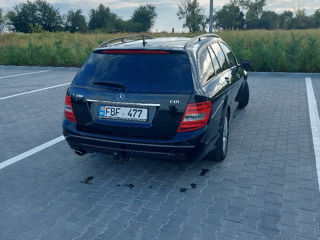 Mercedes C-Class foto 3