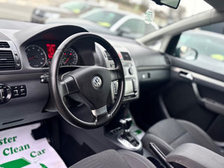 Volkswagen Touran foto 7