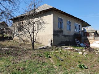 Urgent Telenesti Casă bună de locuit fără reparatie... foto 1