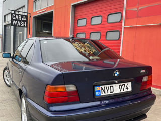 BMW 3 Series foto 6