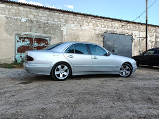 Mercedes E-Class foto 3