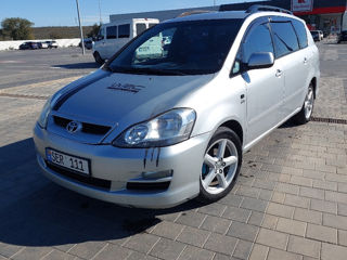 Toyota Avensis Verso