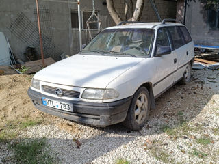 Opel Astra foto 1