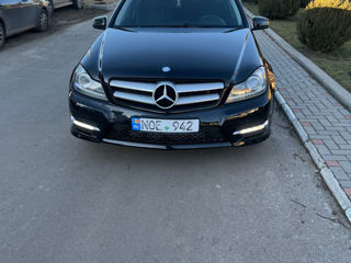 Mercedes C-Class foto 2