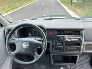 Volkswagen Caravelle foto 8
