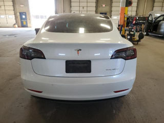 Tesla Model 3 foto 5