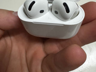 Vind Apple AirPods 4 cu ANC