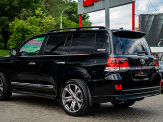 Toyota Land Cruiser фото 3