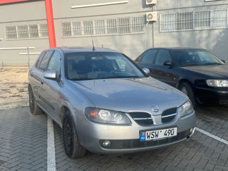 Nissan Almera foto 2