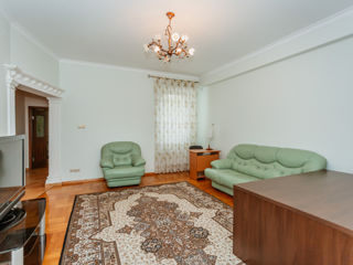 Apartament cu 2 camere, 75 m², Centru, Chișinău foto 3