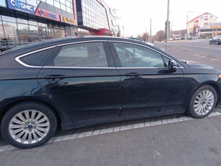 Ford Fusion foto 4