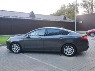 Ford Fusion foto 4