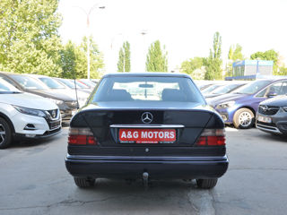 Mercedes Series (W124) foto 5