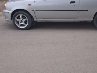 Nissan Micra foto 8