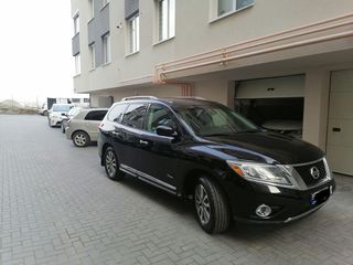 Nissan Pathfinder foto 2