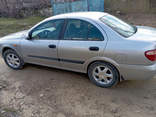 Nissan Almera foto 5