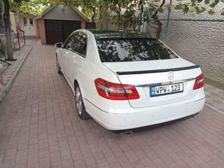 Mercedes E-Class foto 1