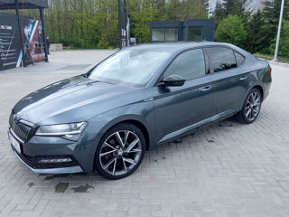 Skoda Superb foto 2