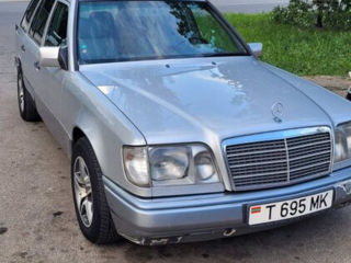 Mercedes E-Class foto 1