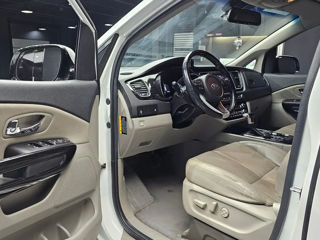 KIA Carnival foto 9