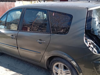 Renault Grand Scenic foto 2