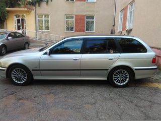 BMW 5 Series foto 9