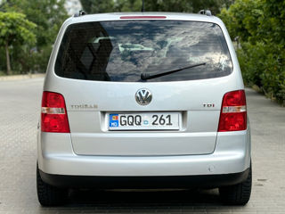 Volkswagen Touran foto 6