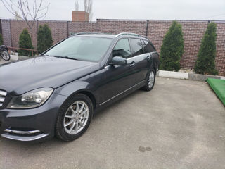 Mercedes C-Class foto 9