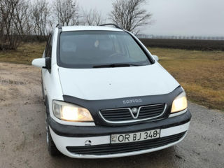 Opel Zafira foto 2