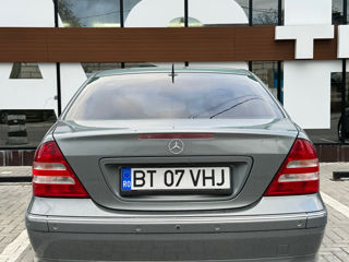 Mercedes C-Class foto 6