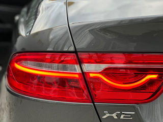 Jaguar XE foto 8