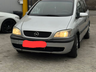 Opel Zafira foto 2