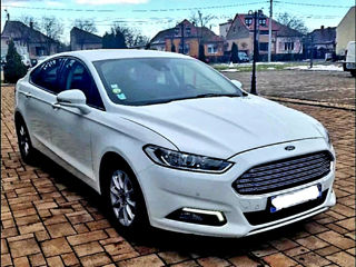 Ford Mondeo foto 2