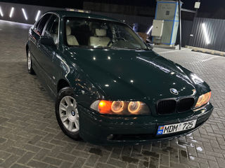 BMW 5 Series foto 2