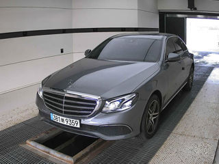 Mercedes E-Class фото 0
