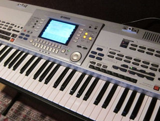 YAMAHA PSR  9000 pro