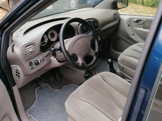 Chrysler Voyager foto 5