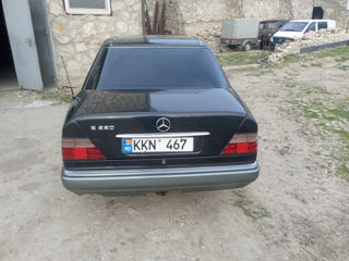 Mercedes Series (W124) foto 3