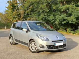 Renault Grand Scenic foto 2