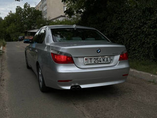 BMW 5 Series foto 2